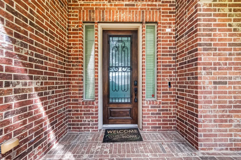 9439 Emerald Lakes Drive Rosharon, TX 77583