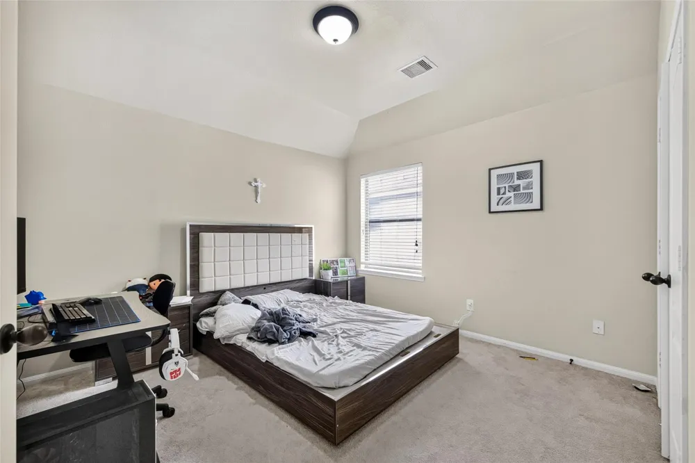9439 Emerald Lakes Drive Rosharon, TX 77583