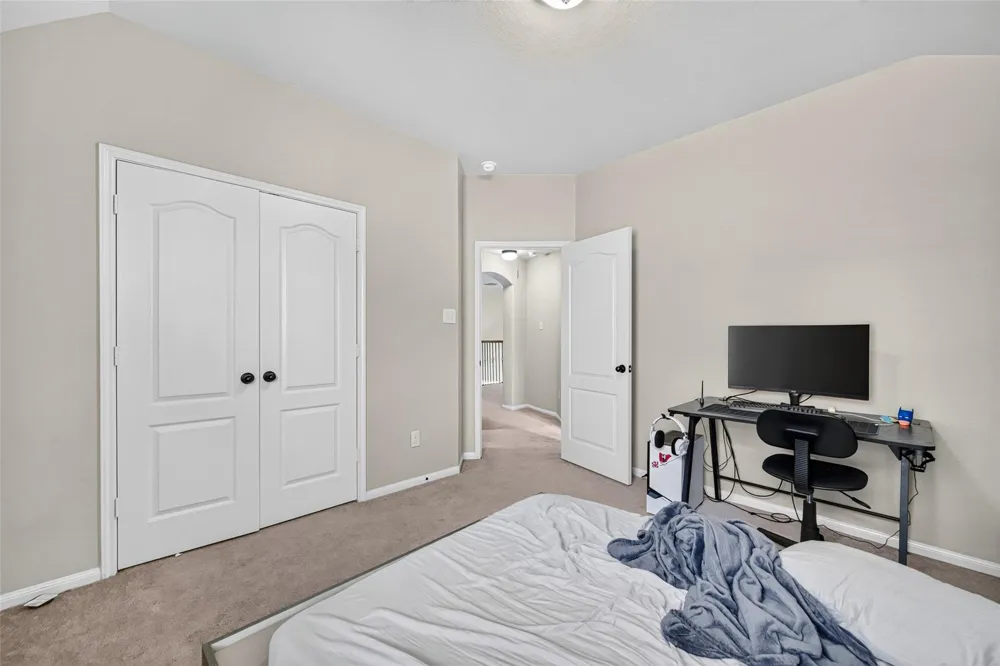9439 Emerald Lakes Drive Rosharon, TX 77583