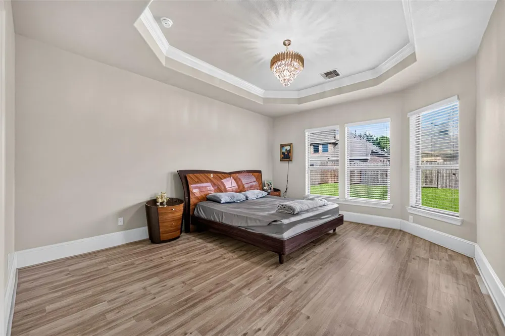 9439 Emerald Lakes Drive Rosharon, TX 77583