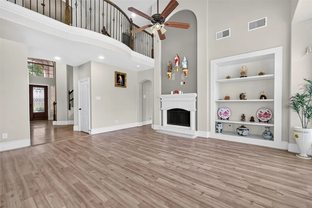 9439 Emerald Lakes Drive Rosharon, TX 77583