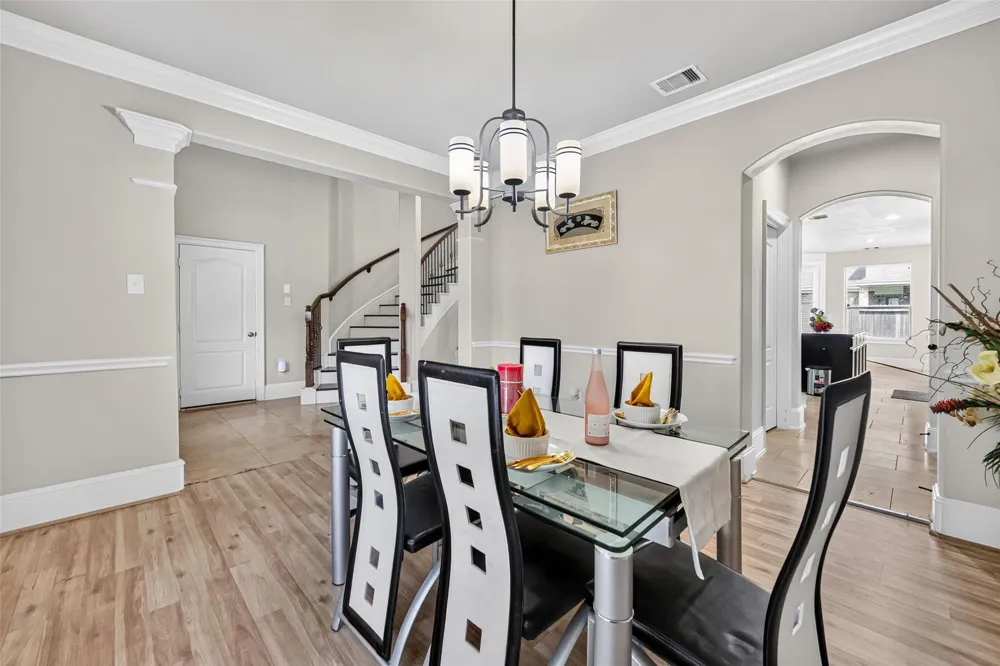 9439 Emerald Lakes Drive Rosharon, TX 77583