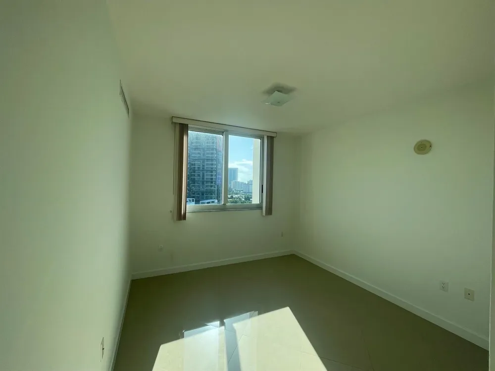 1755 E HALLANDALE BEACH BOULEVARD #1005E Hallandale Beach, FL 33009