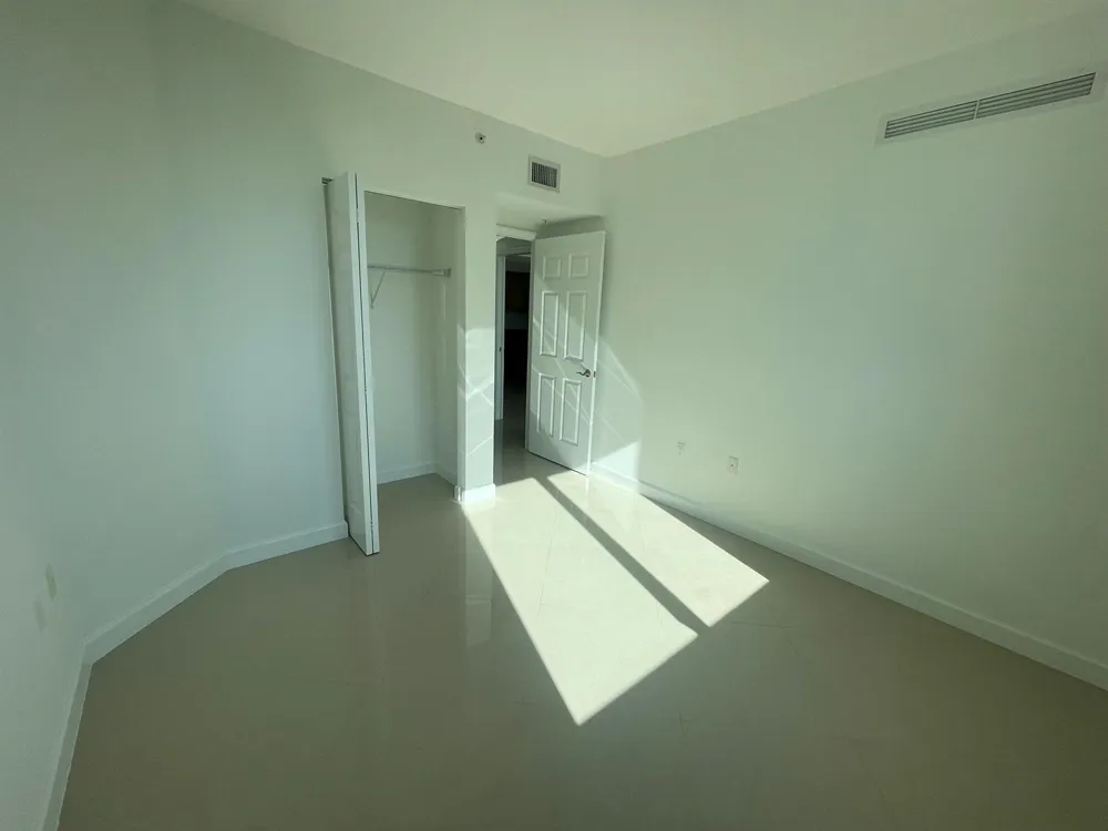 1755 E HALLANDALE BEACH BOULEVARD #1005E Hallandale Beach, FL 33009