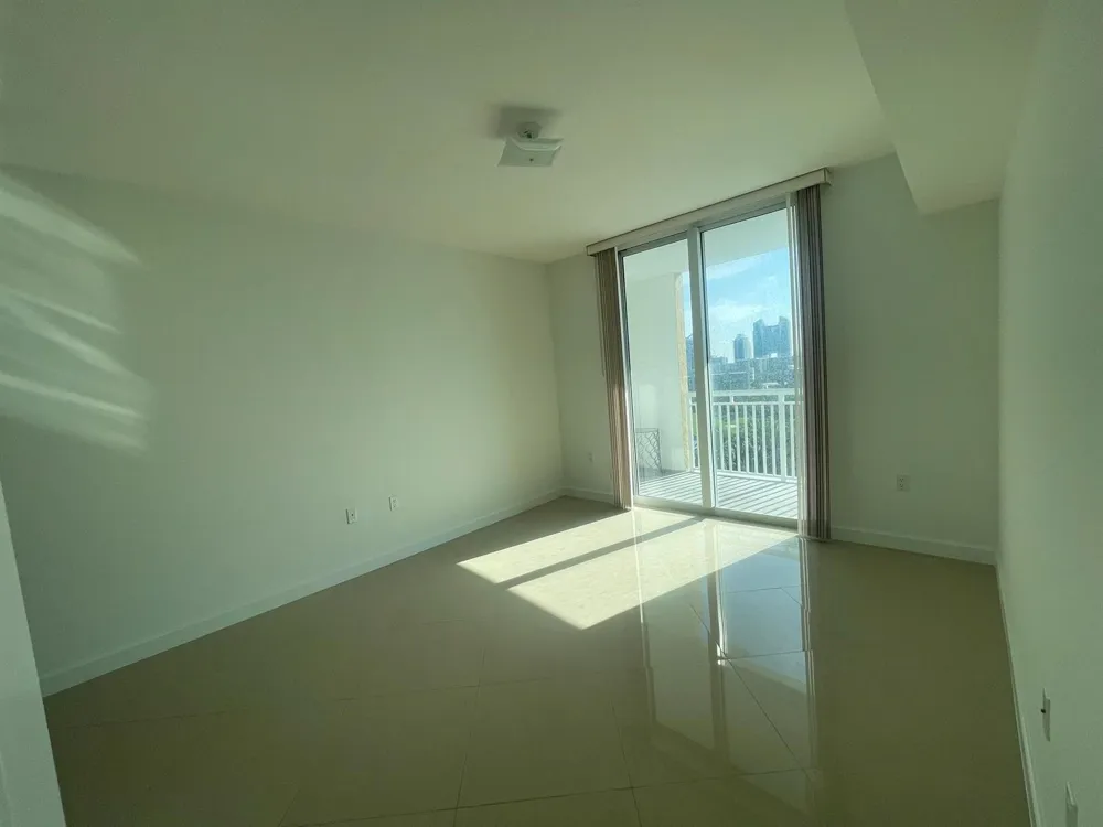 1755 E HALLANDALE BEACH BOULEVARD #1005E Hallandale Beach, FL 33009