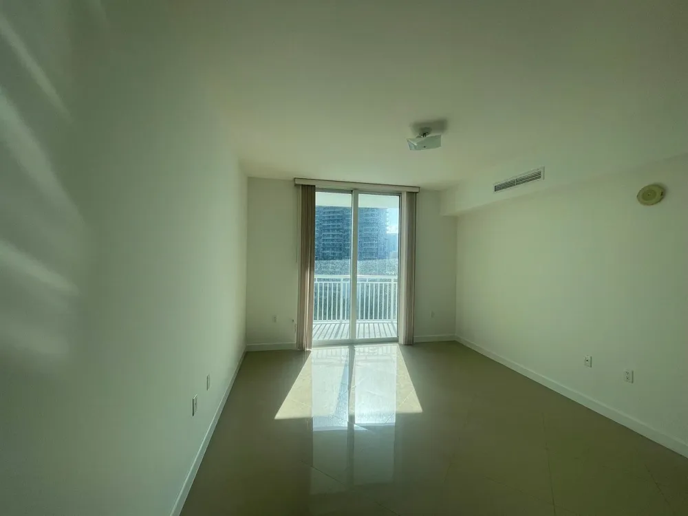 1755 E HALLANDALE BEACH BOULEVARD #1005E Hallandale Beach, FL 33009