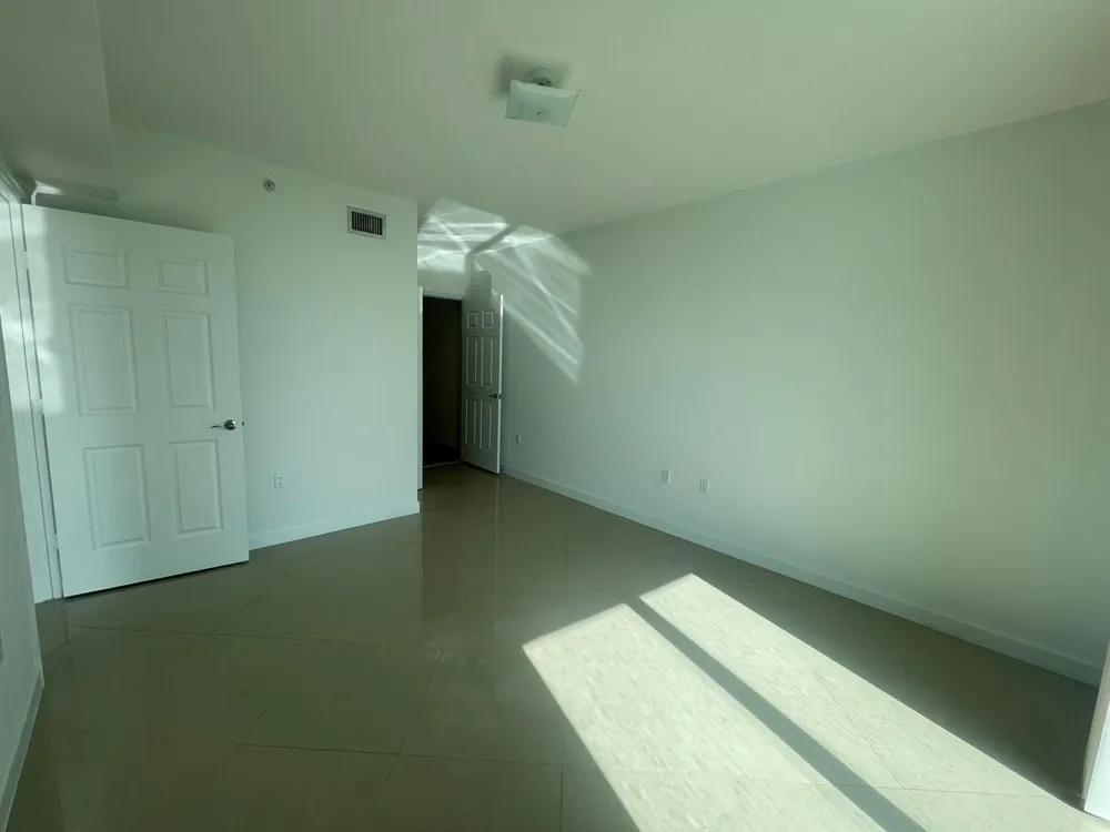 1755 E HALLANDALE BEACH BOULEVARD #1005E Hallandale Beach, FL 33009