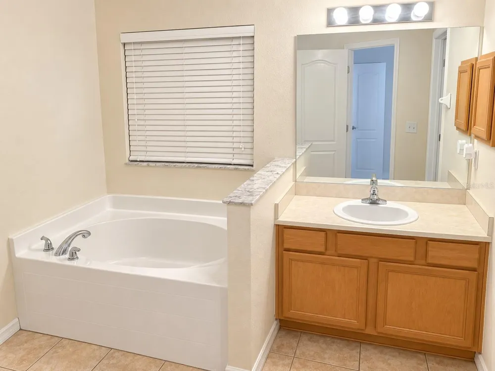 24107 MILFORD DRIVE Eustis, FL 32736