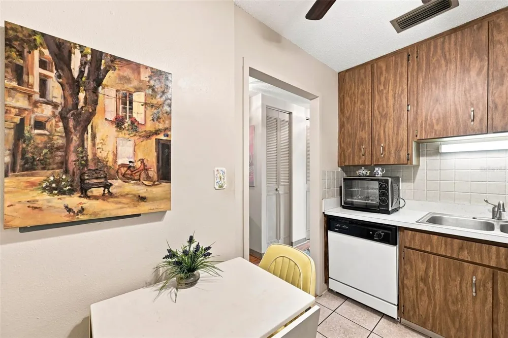 2700 BAYSHORE BOULEVARD #2204 Dunedin, FL 34698