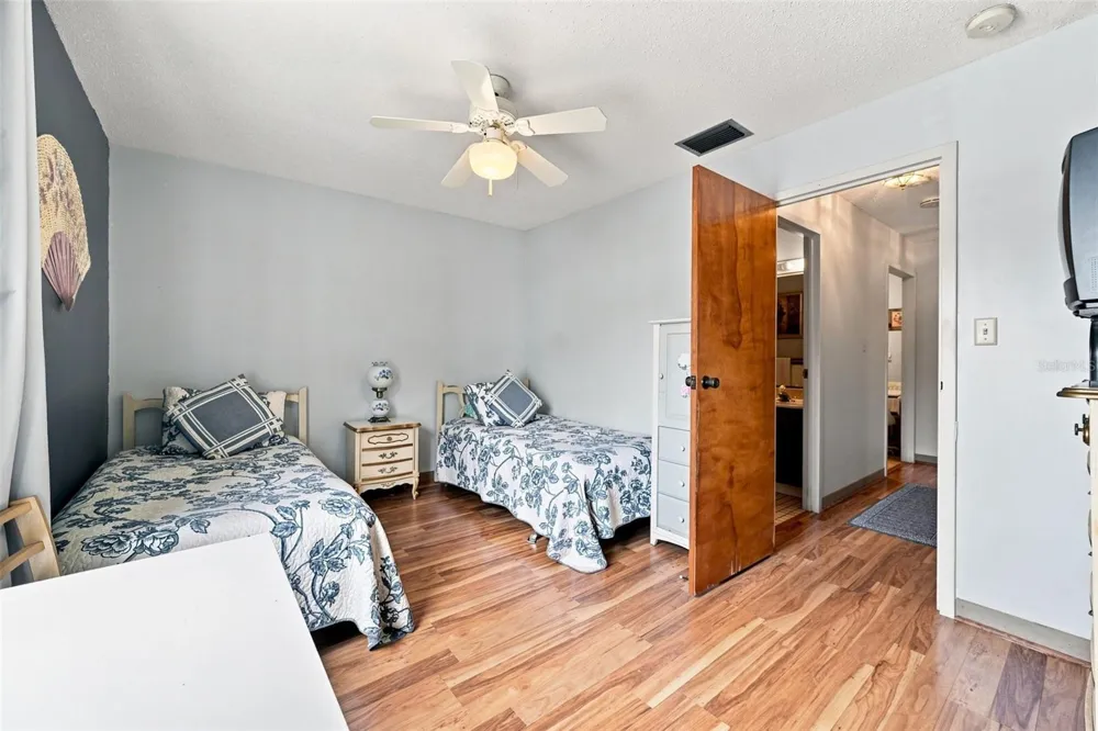 2700 BAYSHORE BOULEVARD #2204 Dunedin, FL 34698