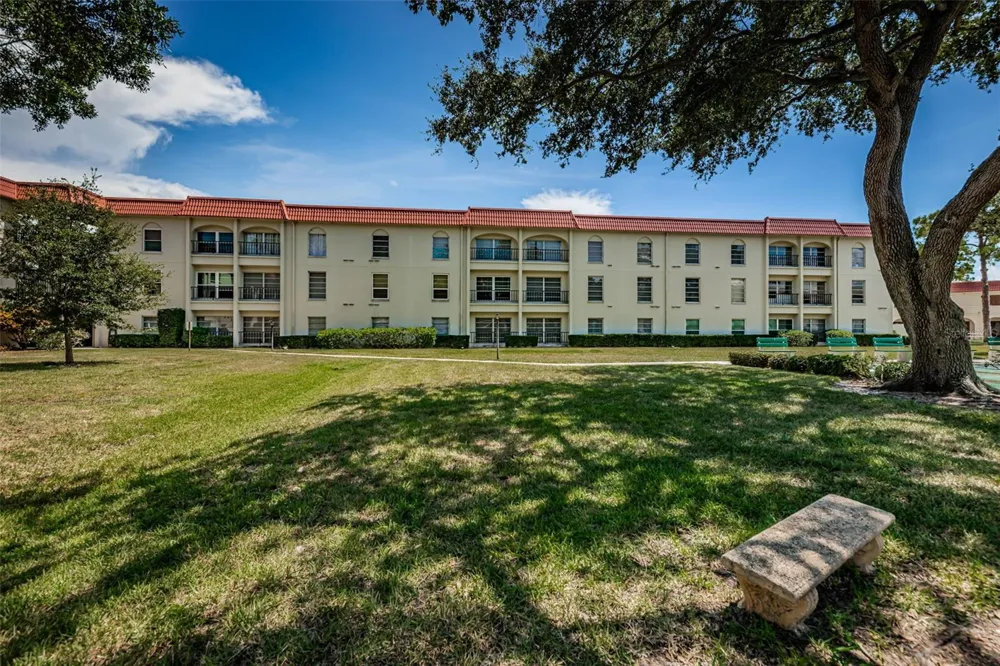 2700 BAYSHORE BOULEVARD #2204 Dunedin, FL 34698