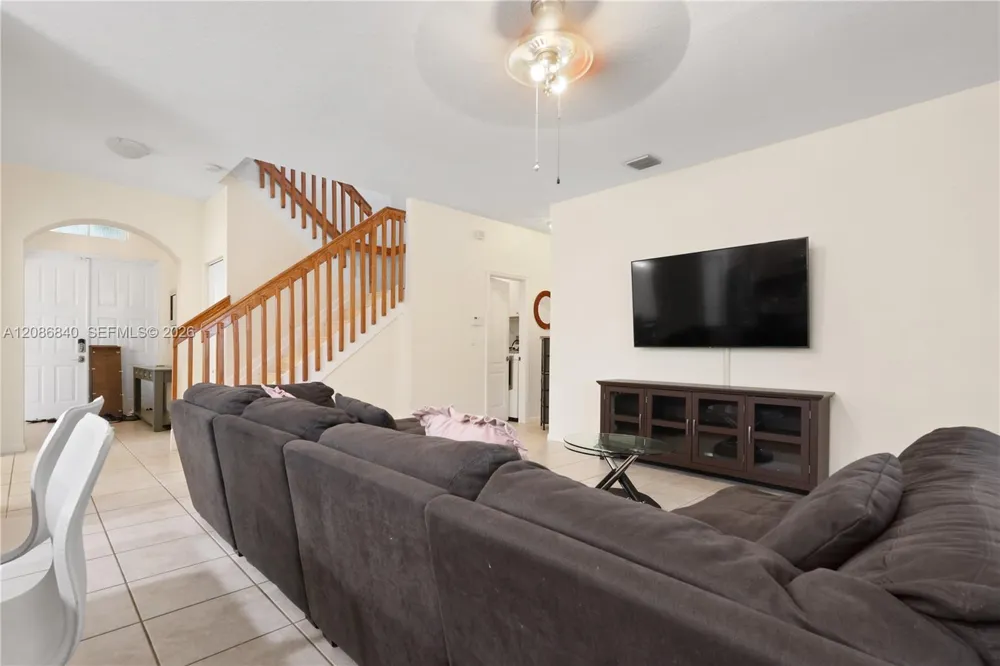 19331 SW 15th St Pembroke Pines, FL 33029