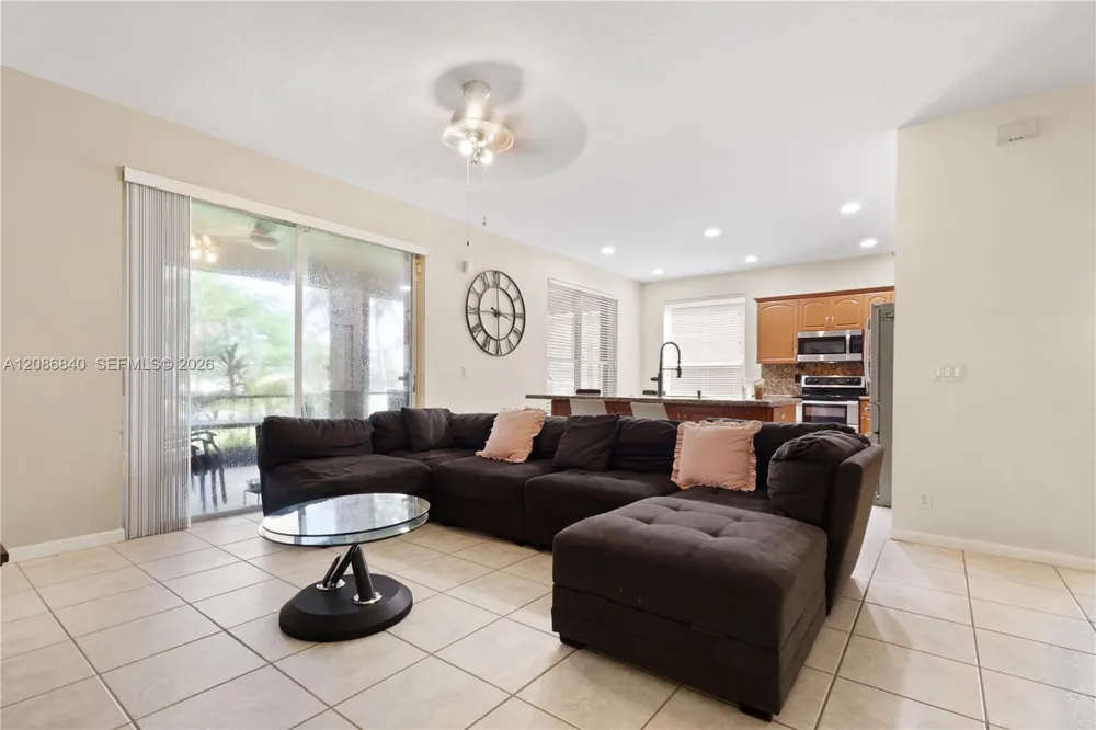 19331 SW 15th St Pembroke Pines, FL 33029