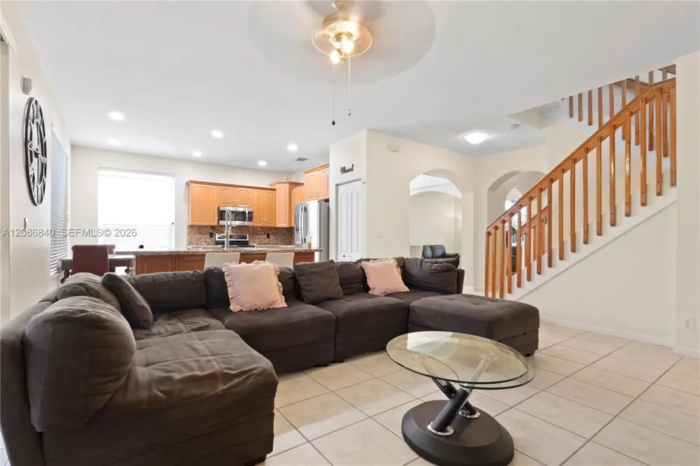19331 SW 15th St Pembroke Pines, FL 33029