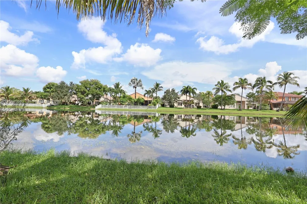 19331 SW 15th St Pembroke Pines, FL 33029