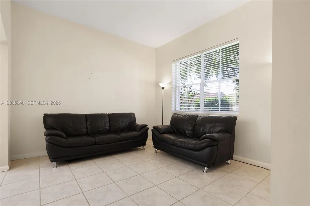 19331 SW 15th St Pembroke Pines, FL 33029