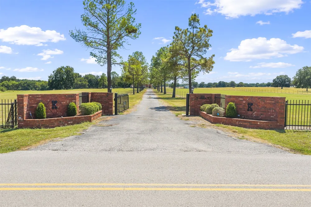 1599 Cardinal Road Lone Grove, OK 73443