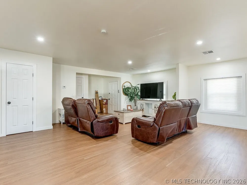 120 Pruitt Road Ada, OK 74820