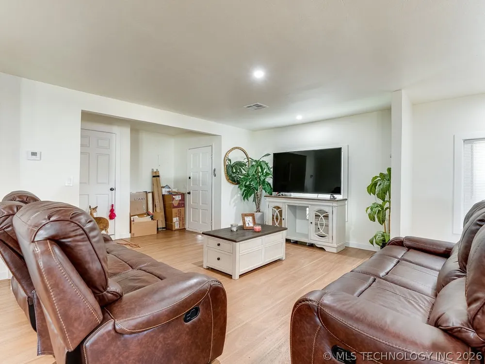 120 Pruitt Road Ada, OK 74820