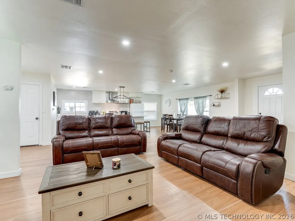 120 Pruitt Road Ada, OK 74820