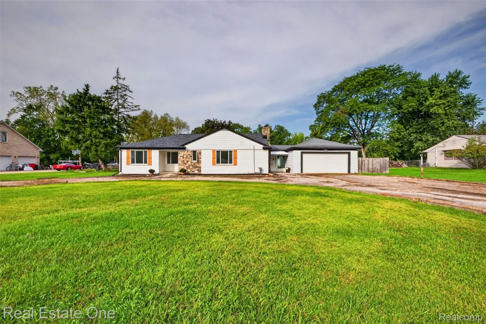 25275 Ravine Street Southfield City, MI 48033
