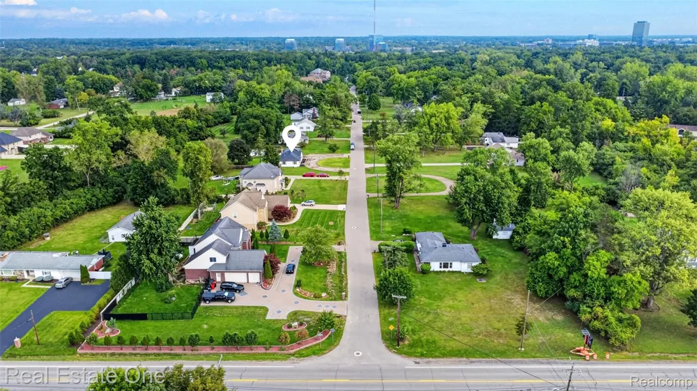25275 Ravine Street Southfield City, MI 48033