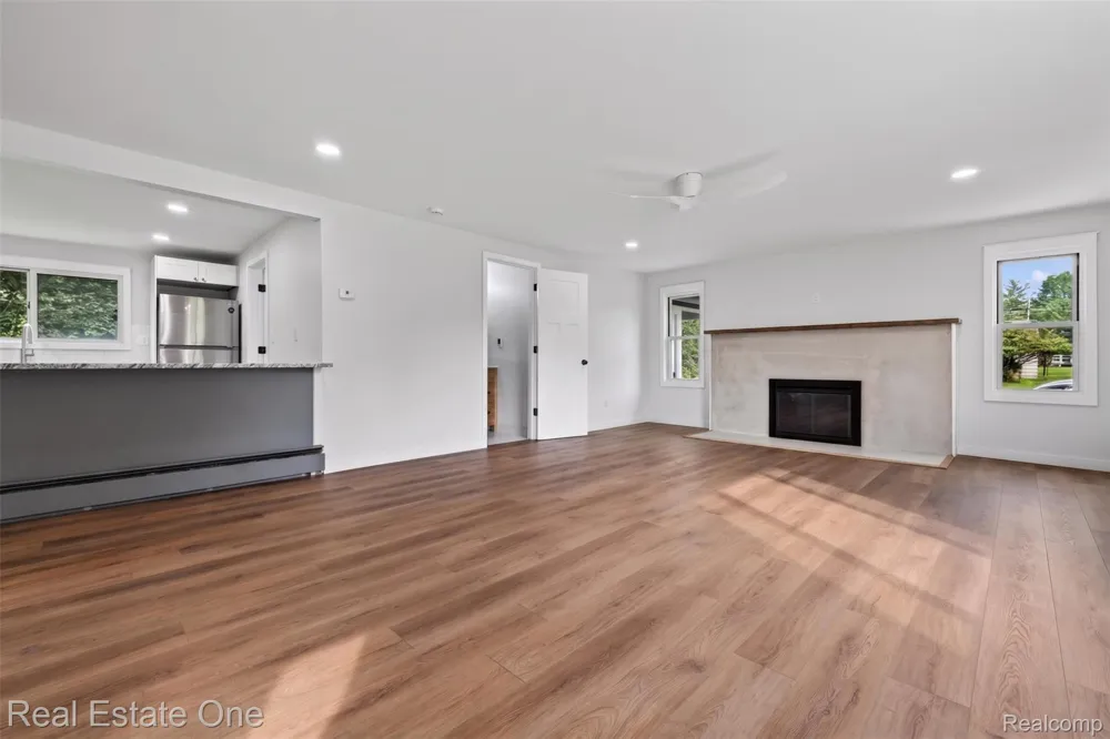 25275 Ravine Street Southfield City, MI 48033