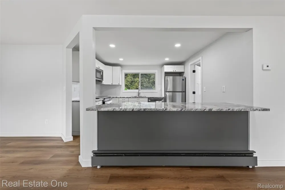 25275 Ravine Street Southfield City, MI 48033