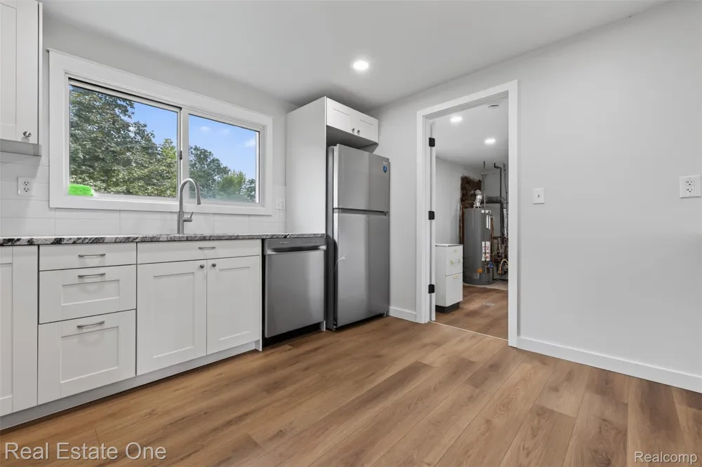 25275 Ravine Street Southfield City, MI 48033