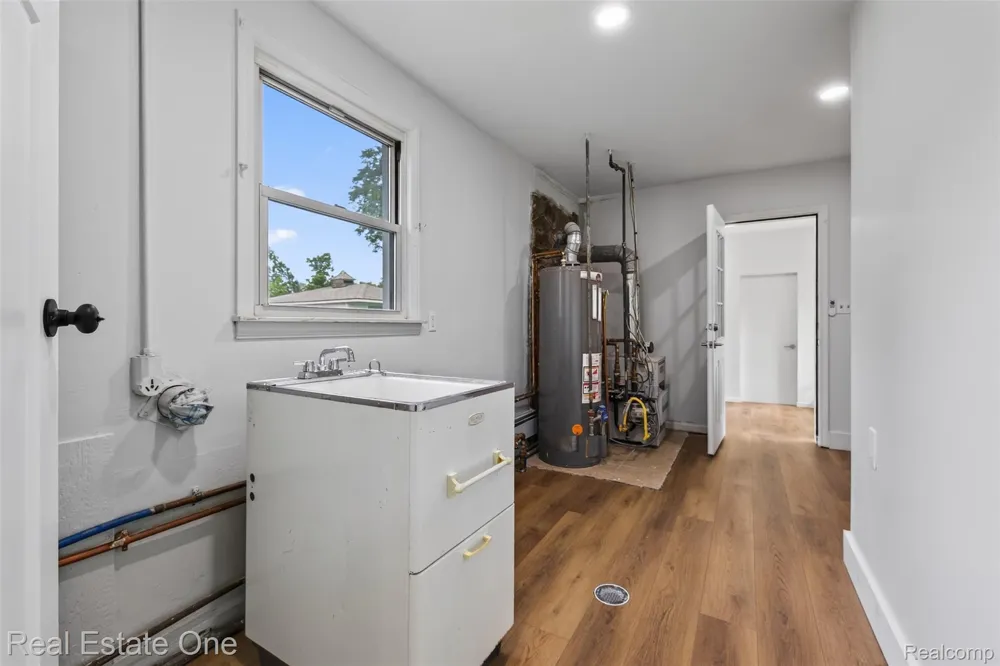 25275 Ravine Street Southfield City, MI 48033