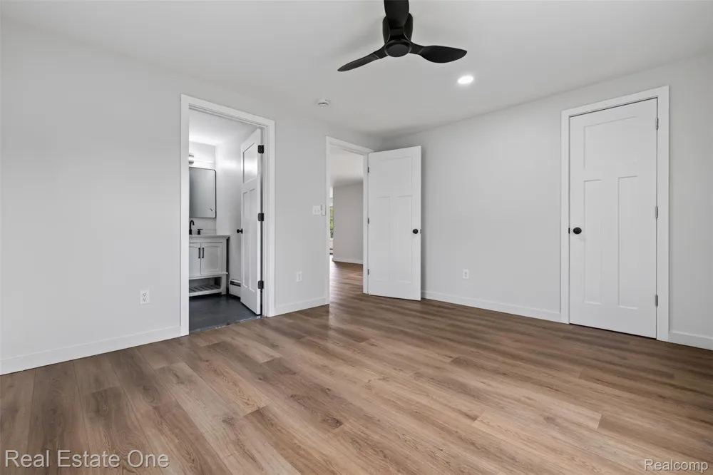 25275 Ravine Street Southfield City, MI 48033