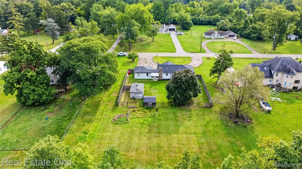 25275 Ravine Street Southfield City, MI 48033