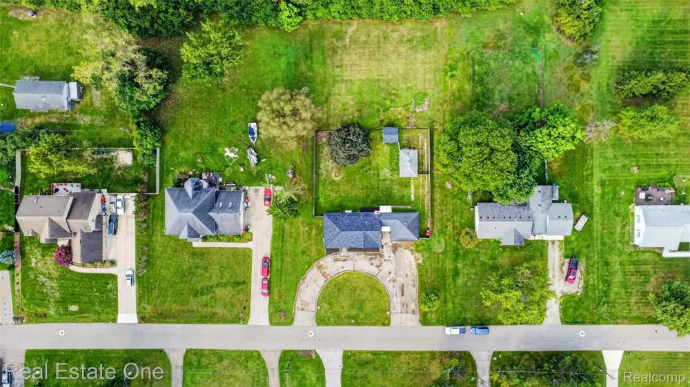 25275 Ravine Street Southfield City, MI 48033