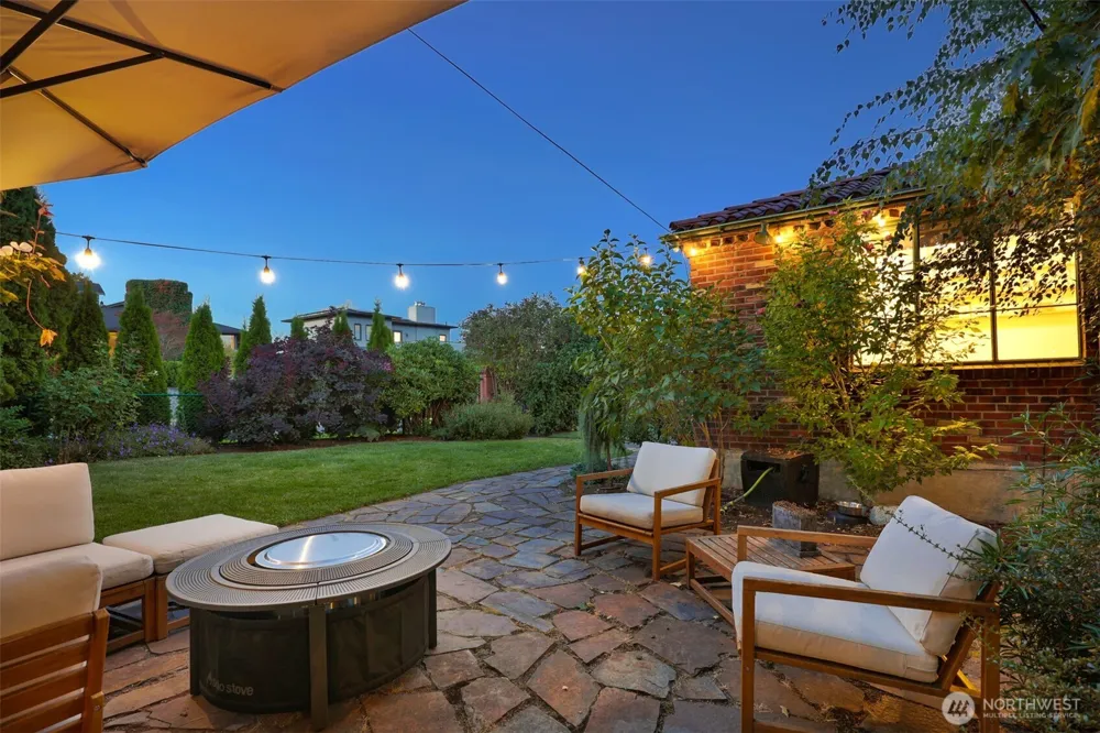 6049 Princeton Avenue NE Seattle, WA 98115