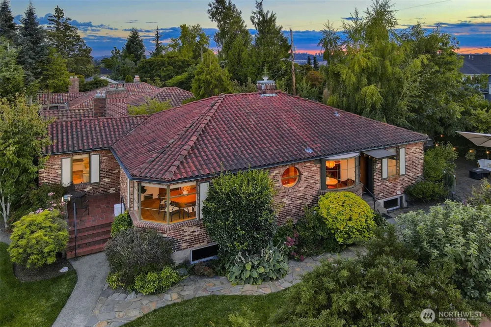 6049 Princeton Avenue NE Seattle, WA 98115