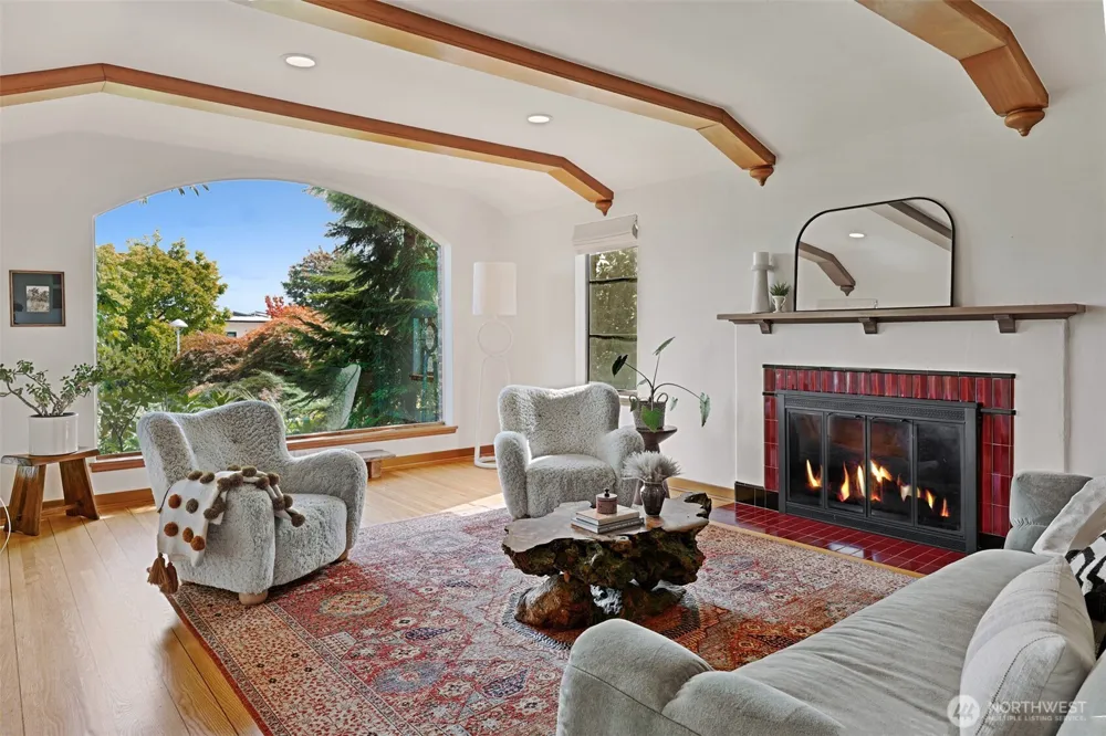 6049 Princeton Avenue NE Seattle, WA 98115