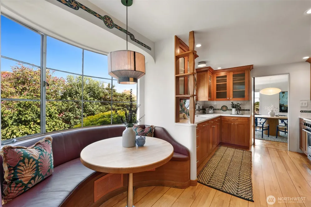 6049 Princeton Avenue NE Seattle, WA 98115