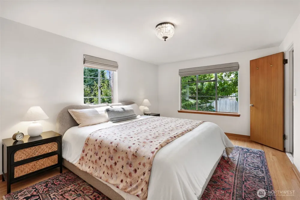 6049 Princeton Avenue NE Seattle, WA 98115