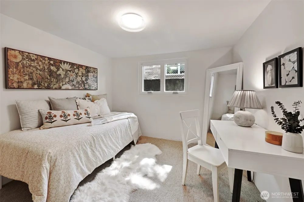 6049 Princeton Avenue NE Seattle, WA 98115