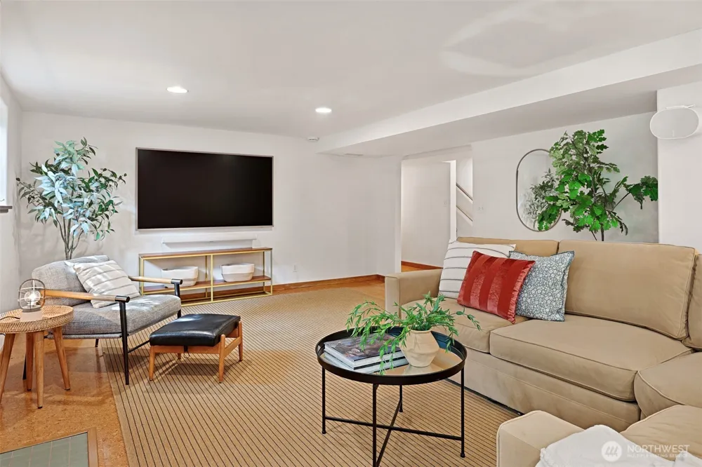 6049 Princeton Avenue NE Seattle, WA 98115