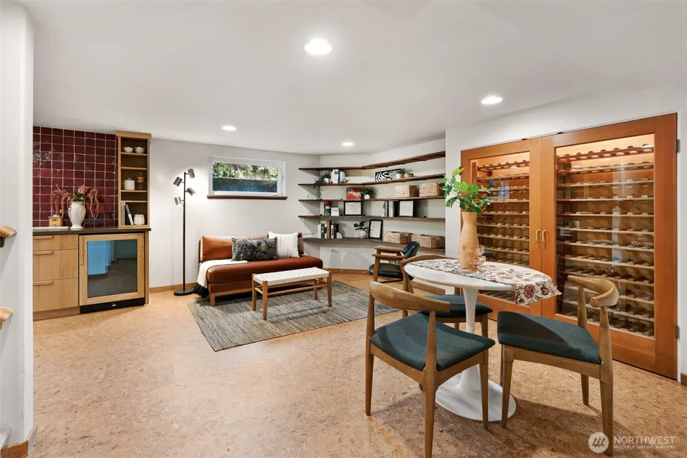 6049 Princeton Avenue NE Seattle, WA 98115