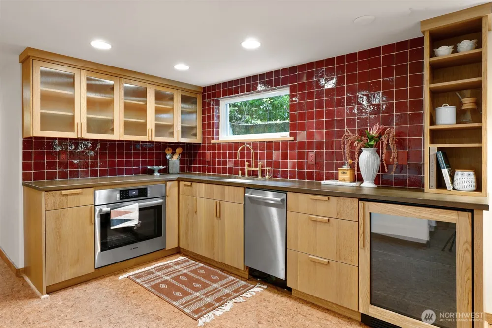 6049 Princeton Avenue NE Seattle, WA 98115