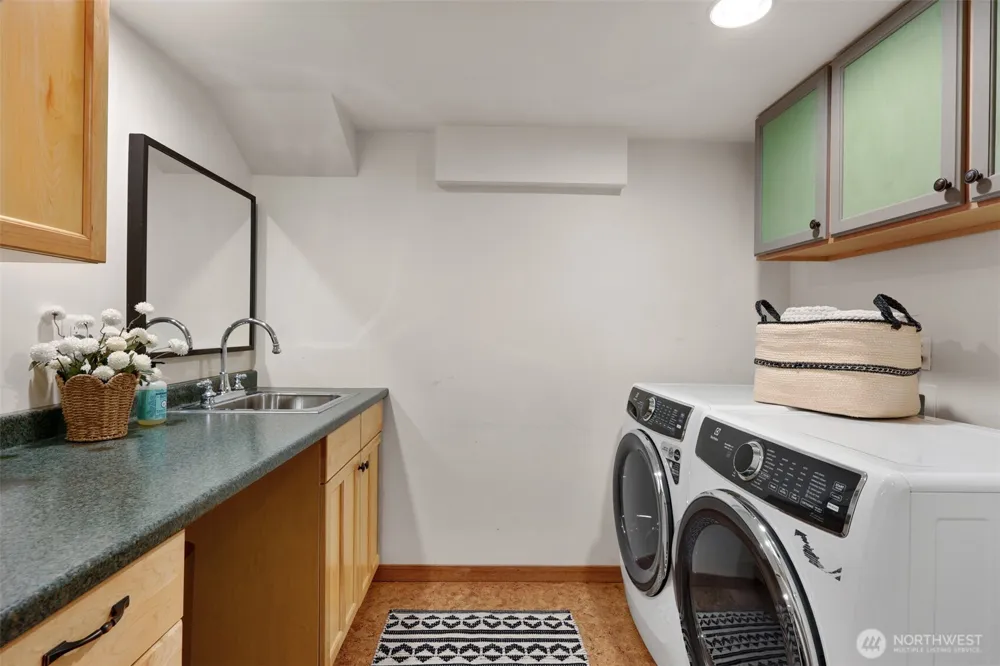 6049 Princeton Avenue NE Seattle, WA 98115