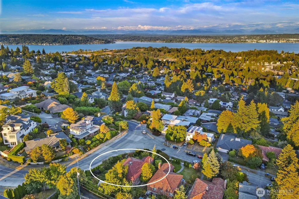 6049 Princeton Avenue NE Seattle, WA 98115