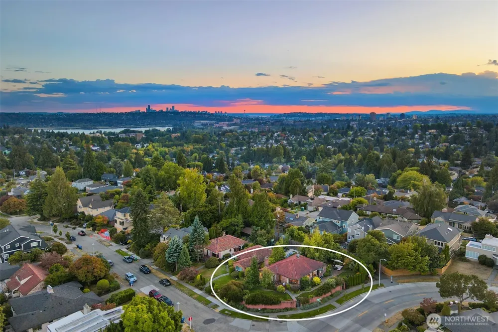 6049 Princeton Avenue NE Seattle, WA 98115