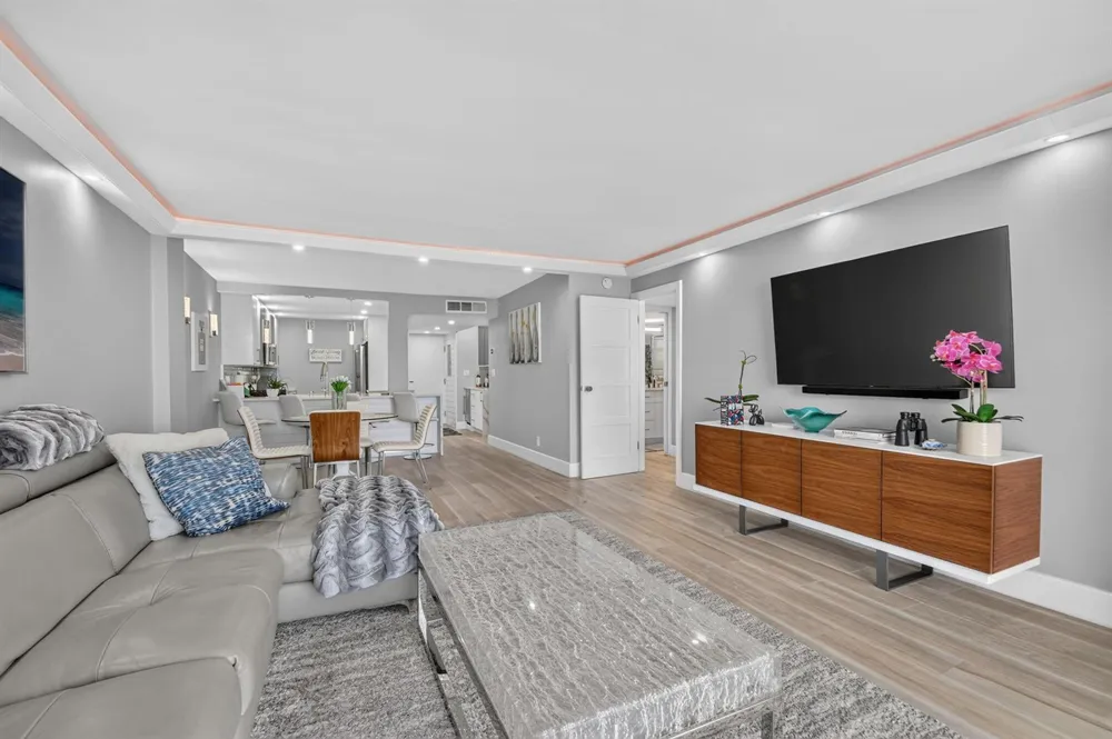 3580 S OCEAN BOULEVARD #4F South Palm Beach, FL 33480