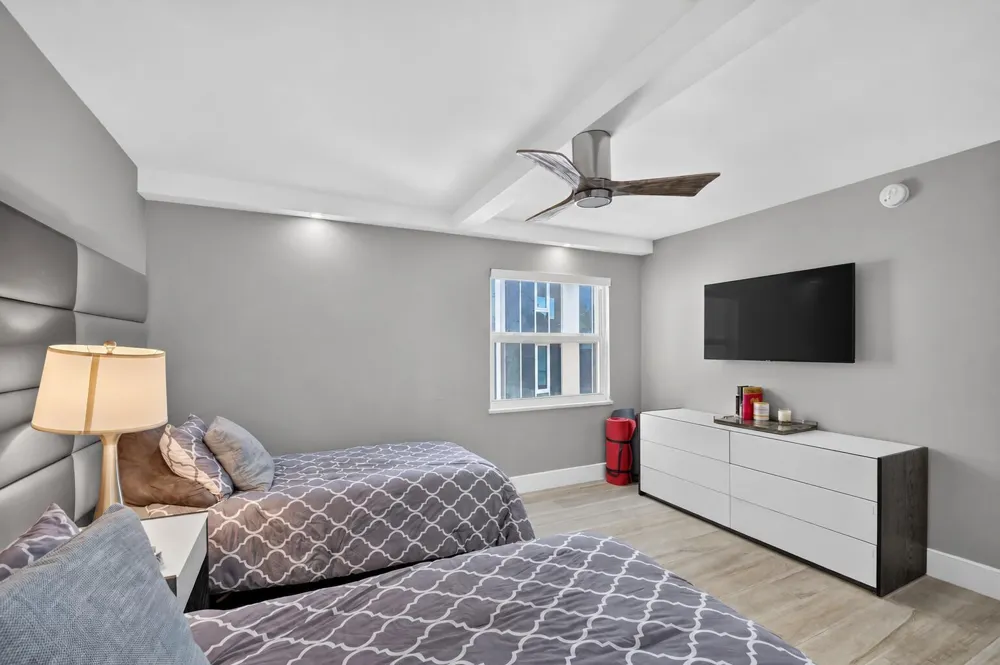 3580 S OCEAN BOULEVARD #4F South Palm Beach, FL 33480