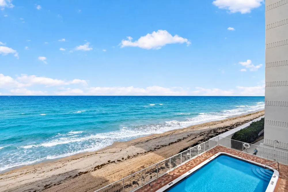 3580 S OCEAN BOULEVARD #4F South Palm Beach, FL 33480