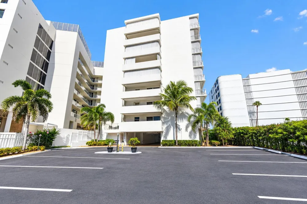 3580 S OCEAN BOULEVARD #4F South Palm Beach, FL 33480