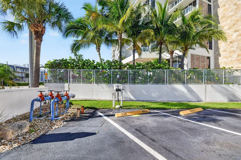 3580 S OCEAN BOULEVARD #4F South Palm Beach, FL 33480